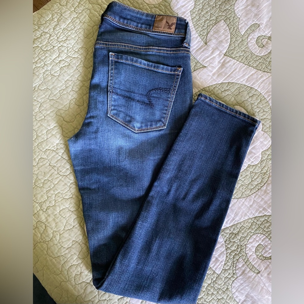 American Eagle super skinny jeans in size 4